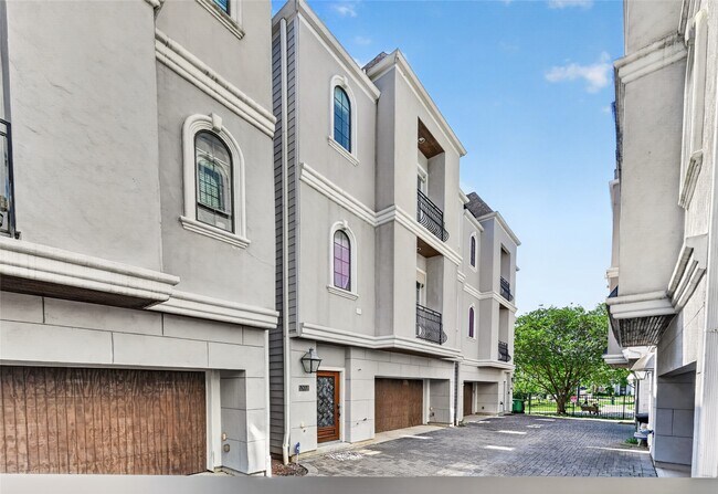 Photo - 5305 Lillian St