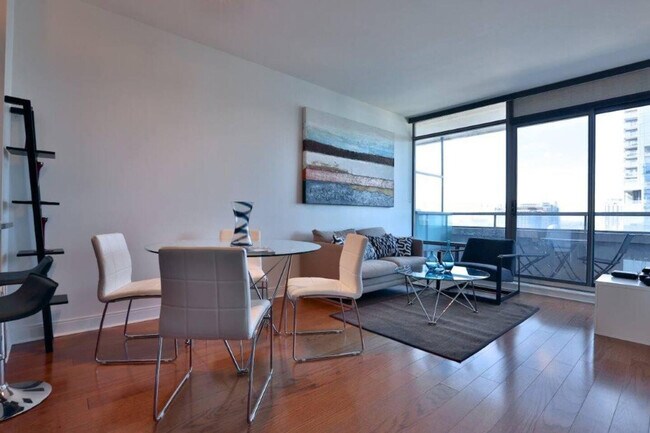 Photo - 18 Yorkville Ave Unit ID1022941P