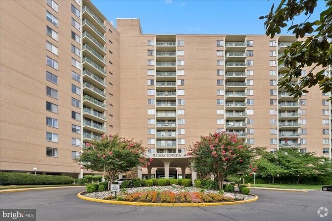 Building Photo - 501 Slaters Ln Unit 907 Rental