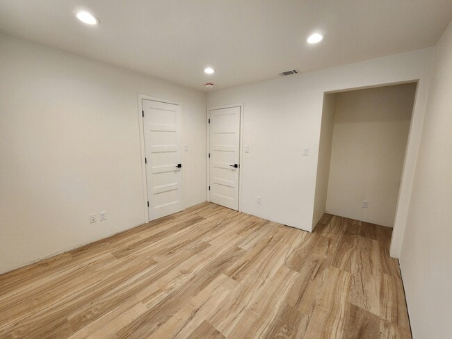 Photo - 6292 Pine St