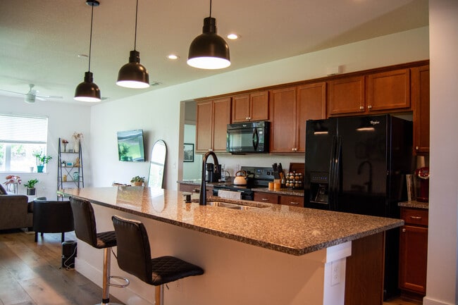 Building Photo - 1049 Normandie Way Rental