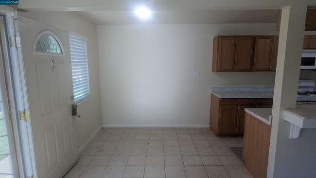 Photo - 1967 Woodglen Ln Unit 2