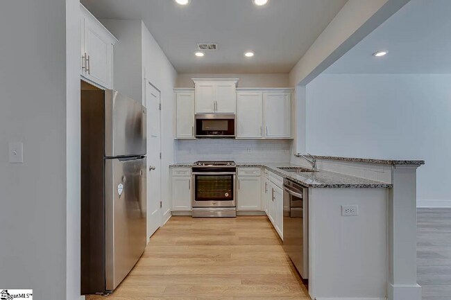 Photo - 103 Shallons Dr