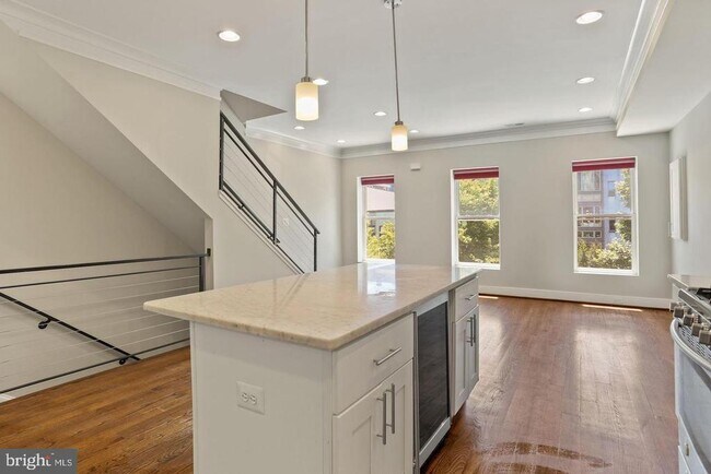 Photo - 224 R St NE