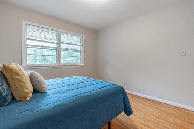 Photo - THE KNOLLVIEW | Spacious updated home just a 5-minute walk to bus 186, offering convenient and co...