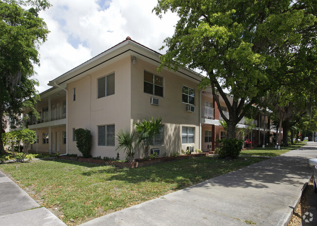 Photo - 15-21 Alhambra Cir Apartments