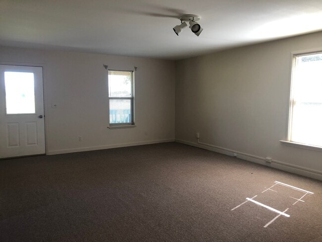 Photo - 922 Willow Creek Rd