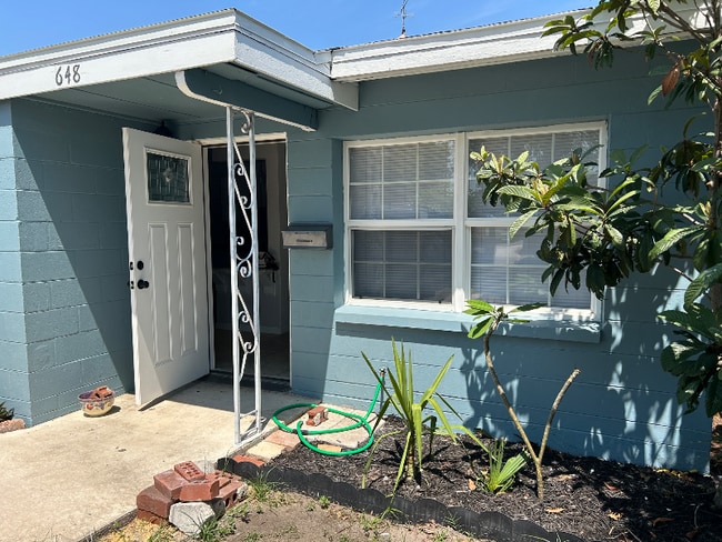 Photo - 648 59th St S