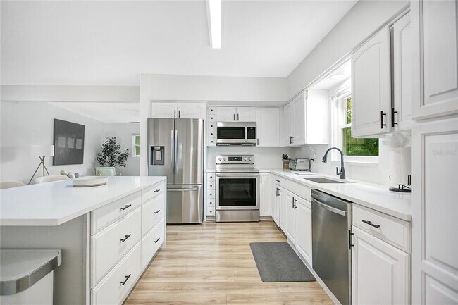 Photo - 430 Stimson St