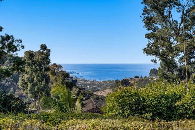 Photo - 8070 La Jolla Scenic Dr N House