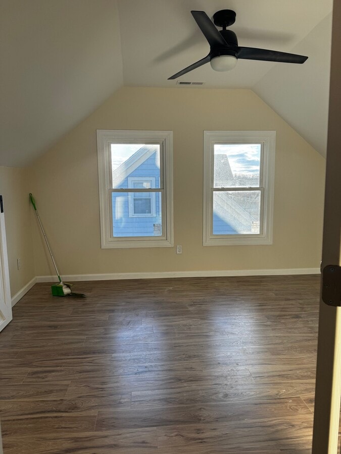 Photo - 11 New Ln Unit West