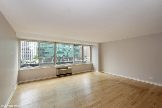 Photo - 211 E Ohio St Unit 1718