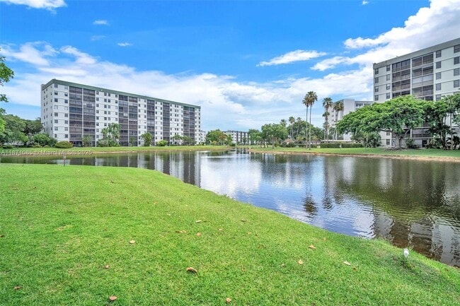 Photo - 2311 S Cypress Bend Dr Unit 316B