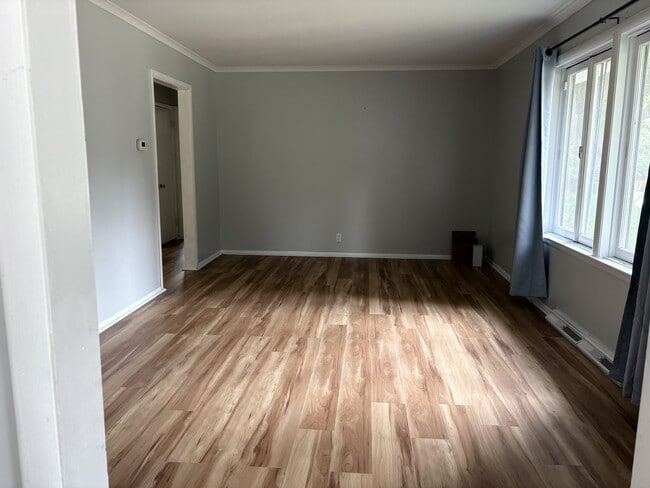 Photo - 1524 Waldman Ave