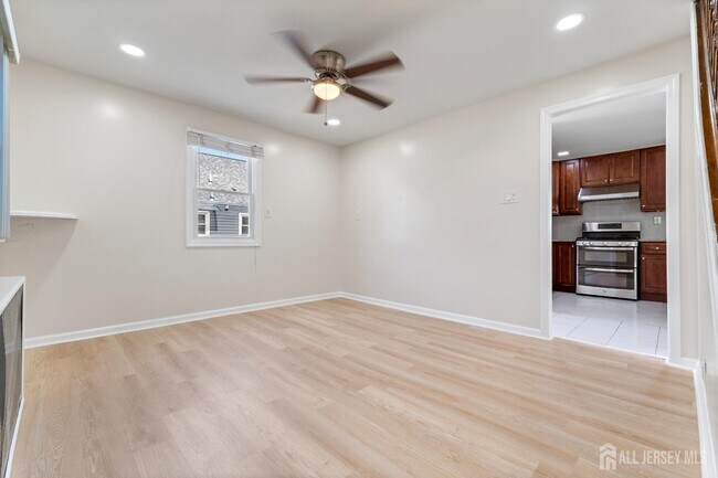 Photo - 28 St Ann St