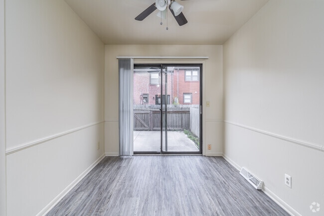 2BR, 1.5BA -850SF - Dining room - Alexandria Colony