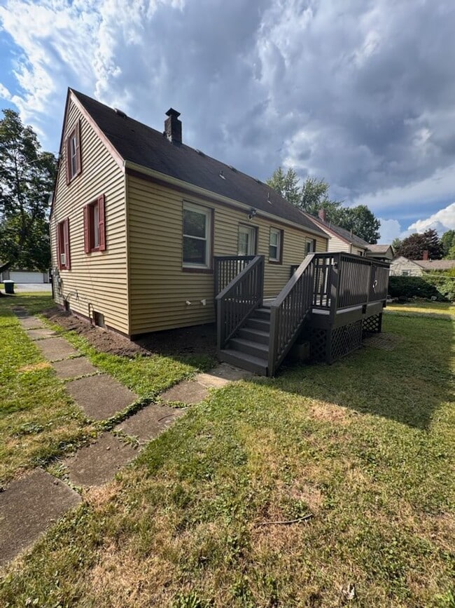 Photo - 817 Taylor Ave