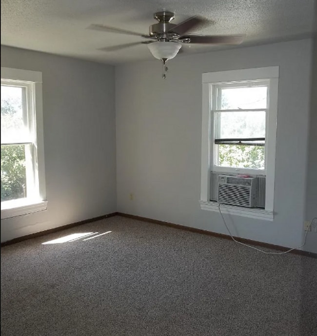 Photo - 910 S Washington St Unit 910 S Washington St - 2