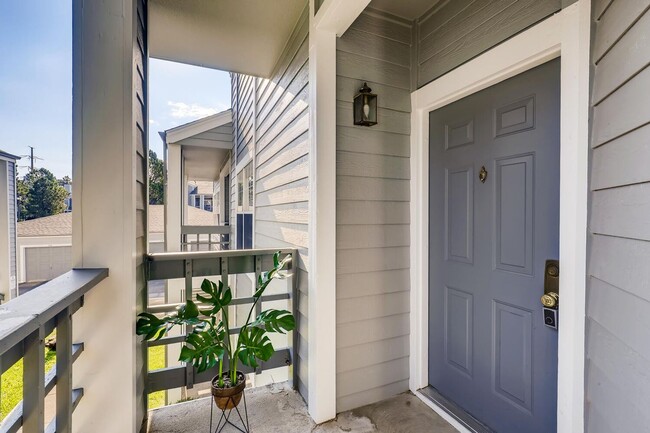 Cozy 2BED/2BATH Condo AVAILABLE April 4! - Cozy 2BED/2BATH Condo AVAILABLE April 4!