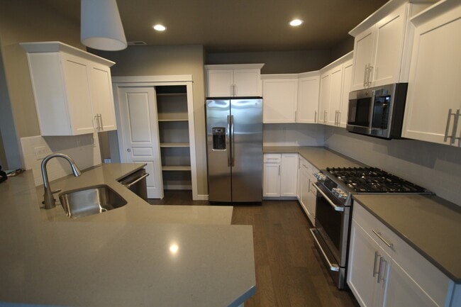 Photo - Like New Home Near Hospital, All Appliances, Air Conditioning, Fenced Yard, Dbl Garage