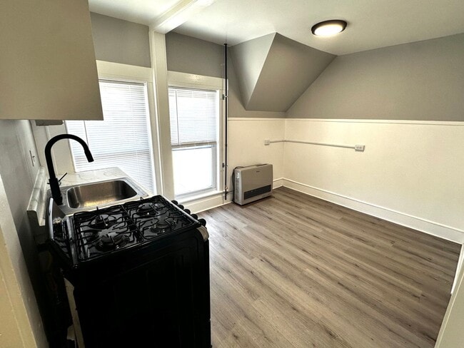 320 Lowell St Unit 3