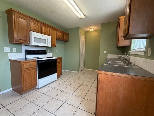 Photo - 550 Walker St