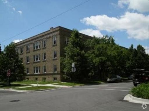 Building Photo - 1955 W Sunnyside Ave Rental