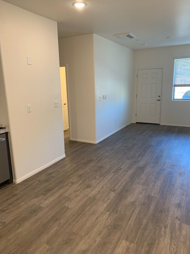 Photo - 1650 E Ponderosa Pkwy Unit 113