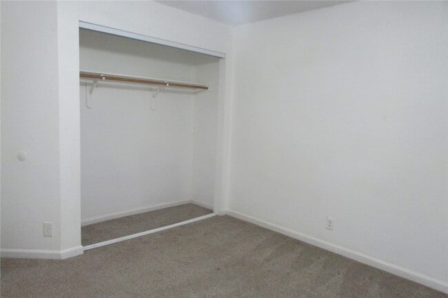 Photo - 2440 Lakeside Dr