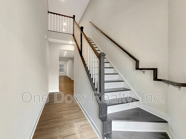 Photo - 105 Ironsmith Wy