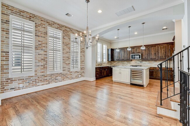 Photo - 4506 Jackson St