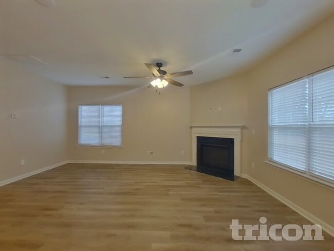 Photo - 128 Dunnsmore Dr