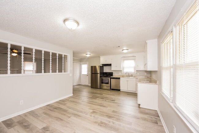 Photo - 436 Ravenscroft Rd