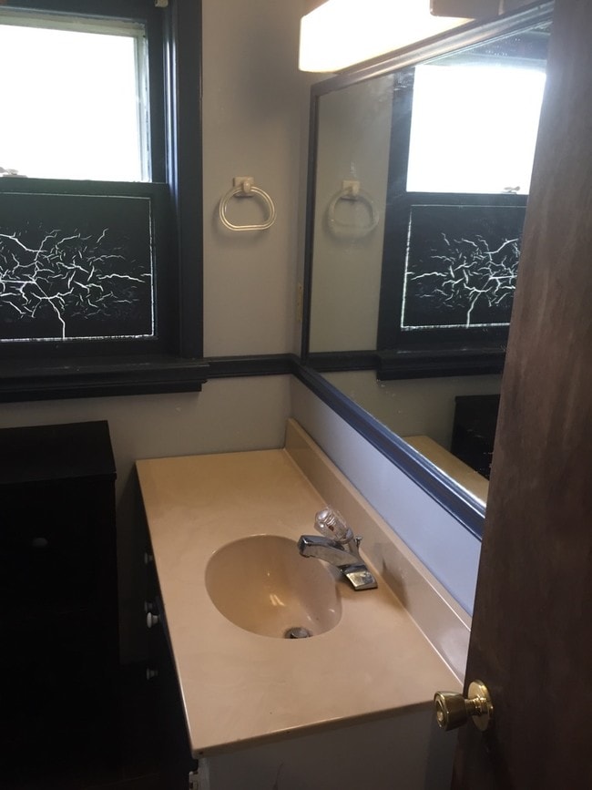 Photo - 709 N Maple St