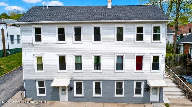 Building Photo - 218 Water St
