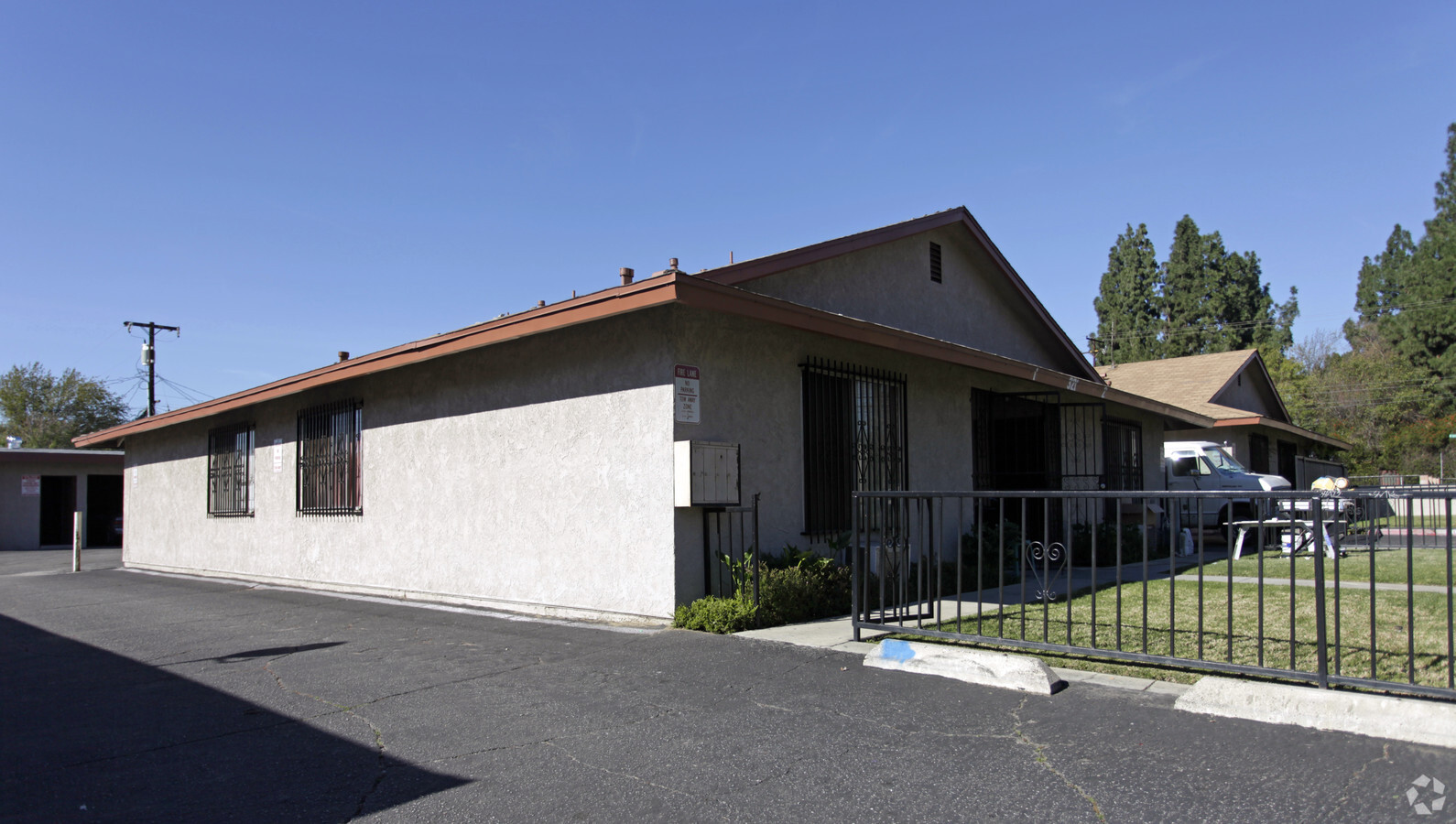 Photo - 321 N San Antonio Ave Apartments