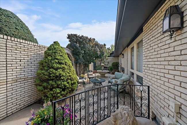 Photo - Gorgeous 4 bed 5 bath Luxury rental in Cherry Hills Village!