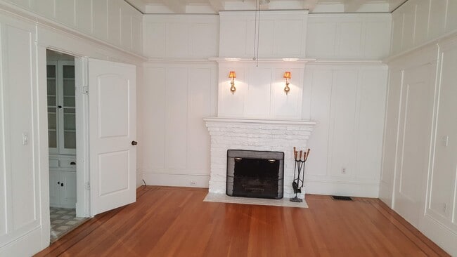 Photo - 627 Rose Ave