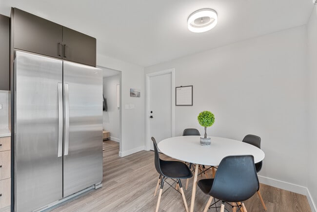 Photo - 1026 Sharon Ln