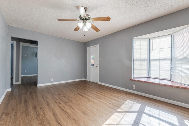 Photo - 875 Plainview Dr