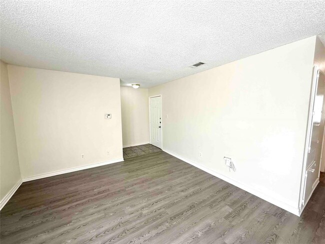 Photo - 10802 Lambert Cir