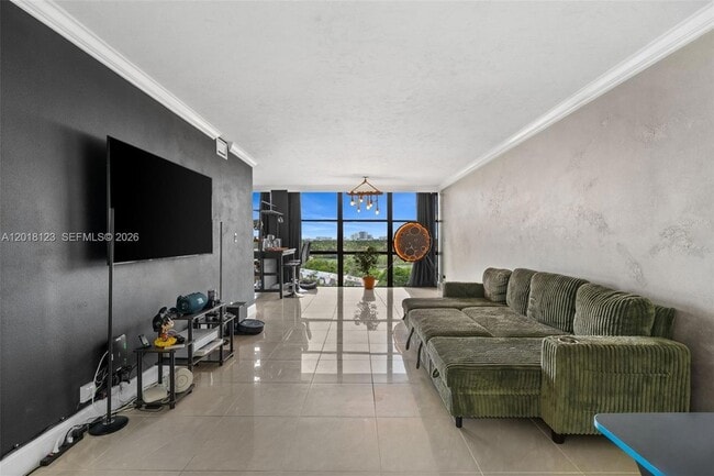 Building Photo - 1000 Parkview Dr Unit 1025