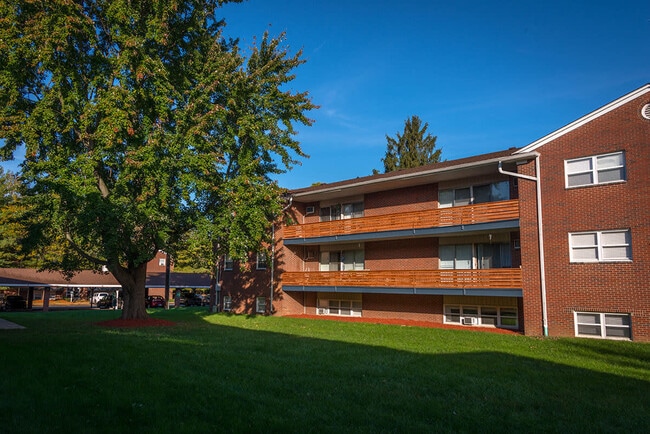 Photo - South & Madison