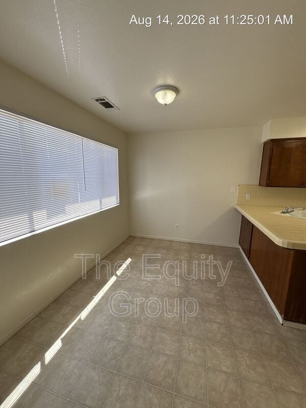 Photo - 534 E Myrtle Ave