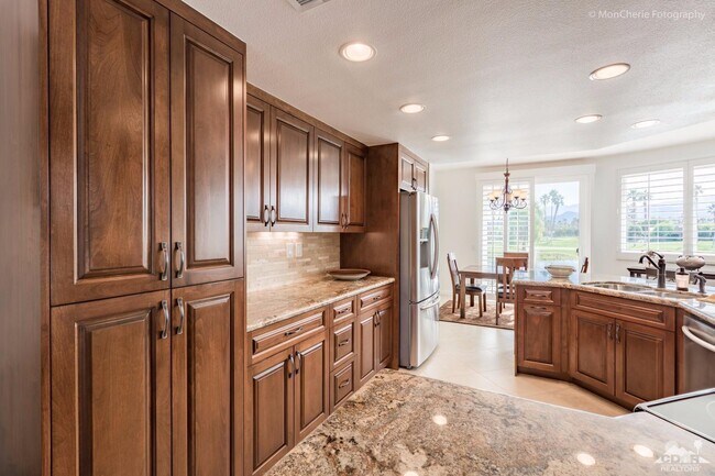 Photo - 38061 Crocus Ln