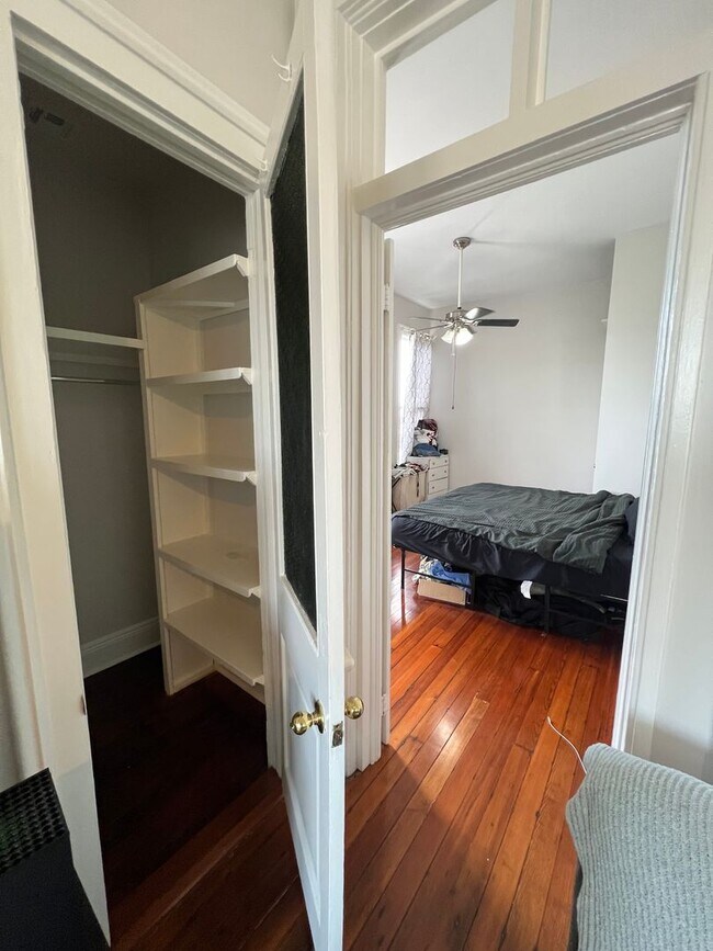 Photo - Charming 1BD/1BA in fantastic Uptown locat... Unit # 3