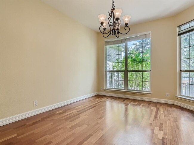 Photo - 11918 Loomis Dr