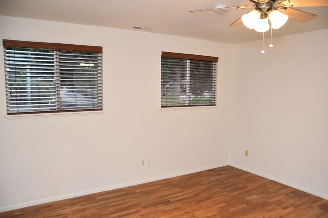 Photo - 3 Bedroom 1 Bath University Place Rambler on Quiet Cul De Sac
