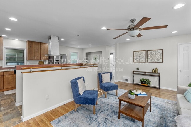 Photo - 9551 Cantwell Dr