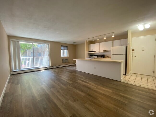 Building Photo - 123 Sewall Ave Unit 1A Rental